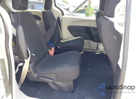 2023 Chrysler Voyager Lx из США, поврежденный, VIN 2C4RC1CG9PR548558